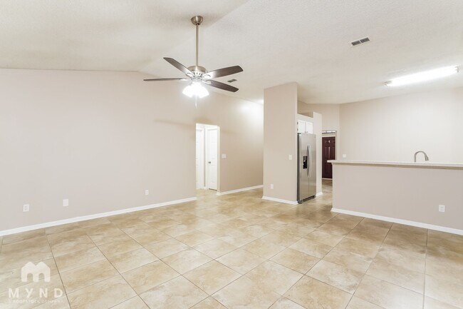 Building Photo - 398 Willow Green Dr