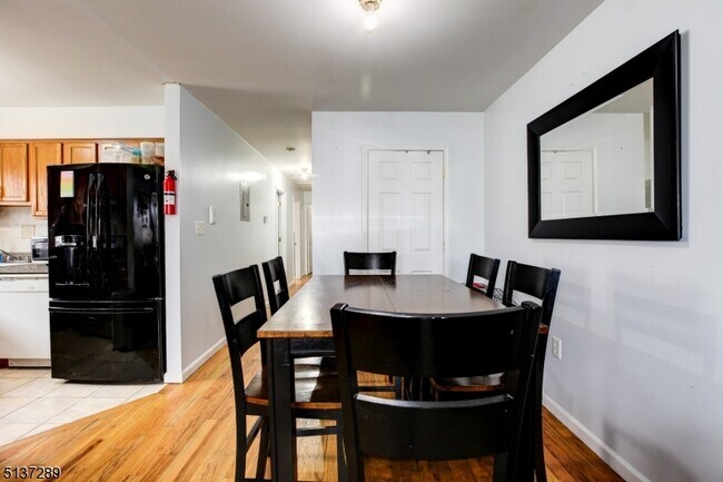 Foto del edificio - 292 Sussex Ave