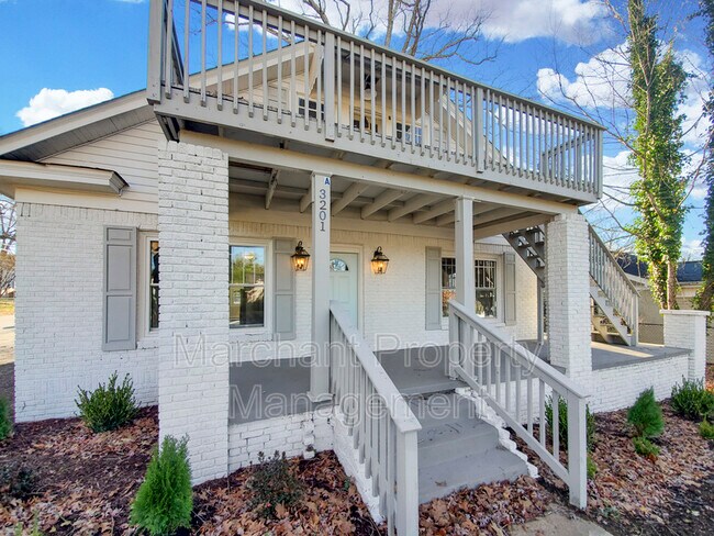 Building Photo - 3201A Old Buncombe Rd