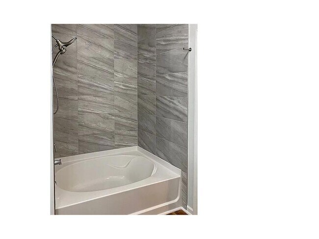 1st Bath - 60 Fenwick Hall Allee