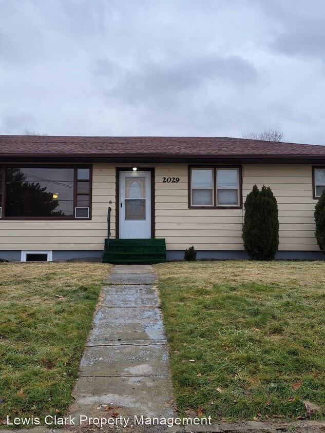 4 br, 2 bath House 2029 Valley View Dr House Rental in Clarkston