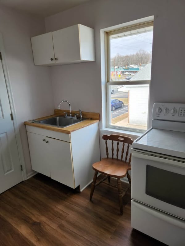 Building Photo - 716 N Bridge St