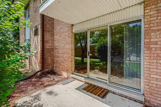 Building Photo - 1249 Island Dr
