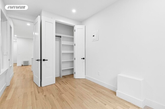 Building Photo - 204 W 96th St