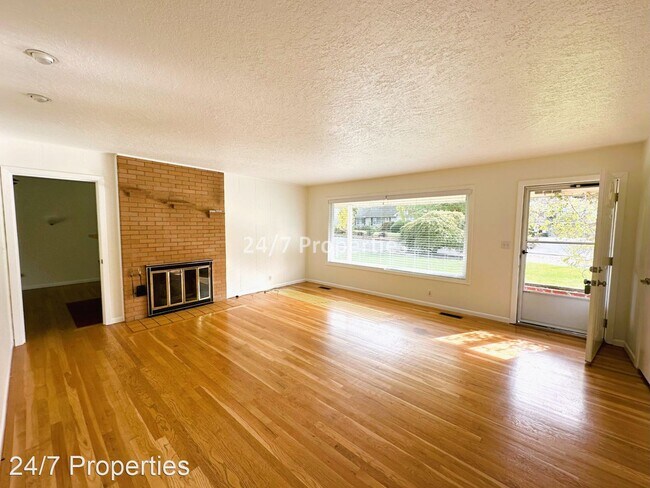 Building Photo - 3 br, 2.5 bath House - 10285 SW Homestead Ln.