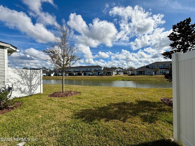 Foto del edificio - 175 Silver Myrtle Ct