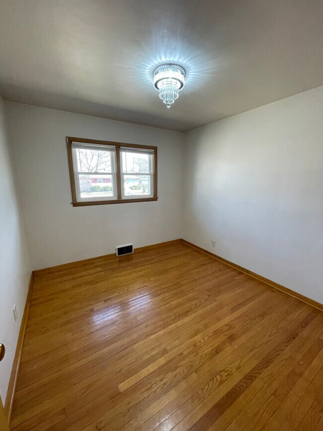 Foto del edificio - 3957 N 98th St