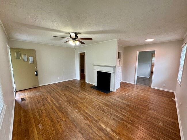 Building Photo - 1305 E 34th St