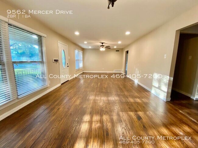 Building Photo - 9562 Mercer Dr