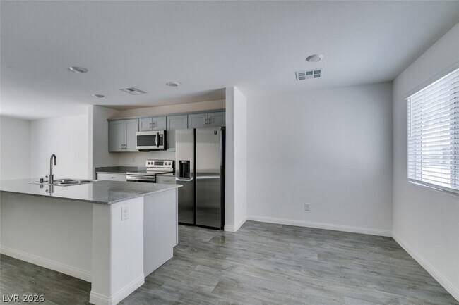 Foto del edificio - 12170 Midnight Pine Rd