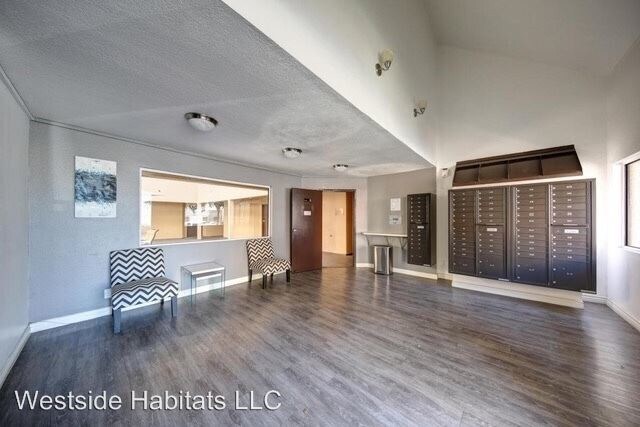 Foto del edificio - 6310 Sylmar Ave