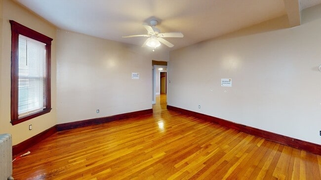 Building Photo - 298 Fellsway W