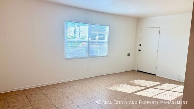 Building Photo - 1509 N 15th Ave