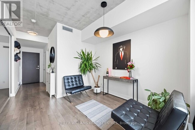 Building Photo - 1190 Dundas St E