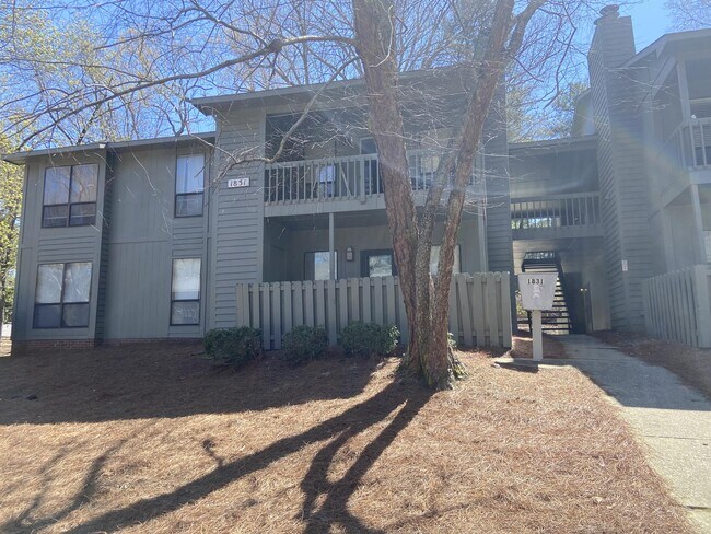 Building Photo - 1831 Tryon Dr