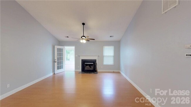 Building Photo - 13906 Glendevon Ct