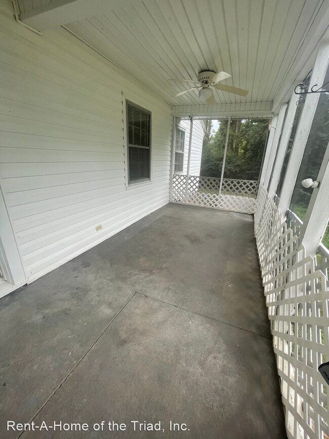 Building Photo - 3 br, 1 bath House - 2501 Timber Lane