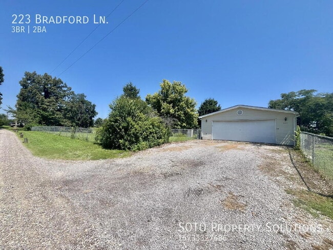 Foto del edificio - 223 Bradford Ln