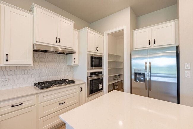 Building Photo - 600 C-Bar Ranch Trl
