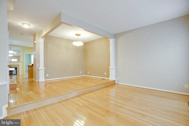 Building Photo - 4609 Fair Valley Dr