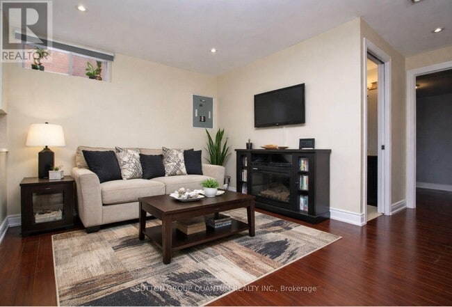 Building Photo - 148 Mavety St