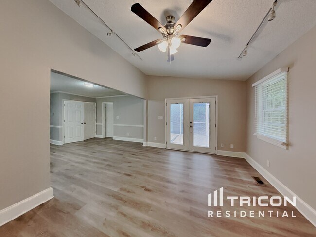 Foto del edificio - 5710 Windworth Dr