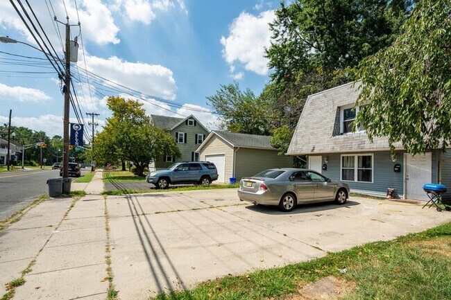 Foto del edificio - 45 W Clinton Ave