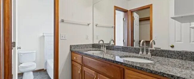 Foto del edificio - 12324 S Clinton St