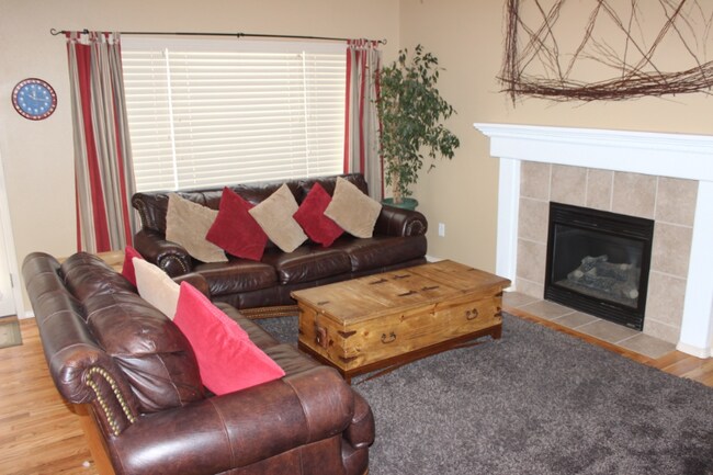 Foto del edificio - 4142 Heathmoor Dr