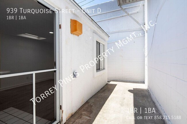 Building Photo - 939 Turquoise St