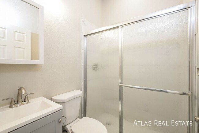 Foto del edificio - 1220 Corona St