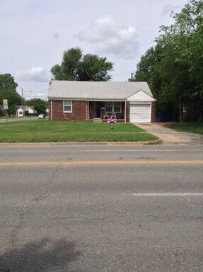 Building Photo - 1601 N Oliver Ave