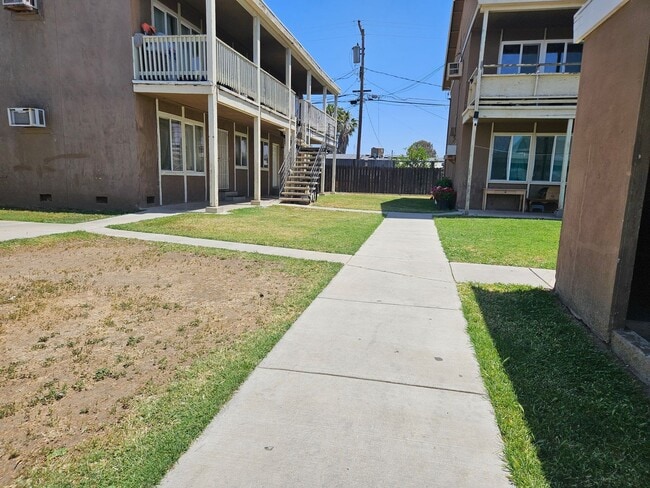 Foto del edificio - 734 Illinois Ave