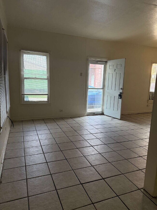 Foto del edificio - Super Affordable One Bedroom Close to i10 ...