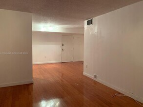 Building Photo - 911 E Ponce De Leon Blvd