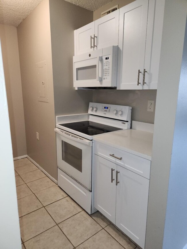 1179 N Benoist Farms Rd Unit 104, Royal Palm Beach, FL 33411 Condo