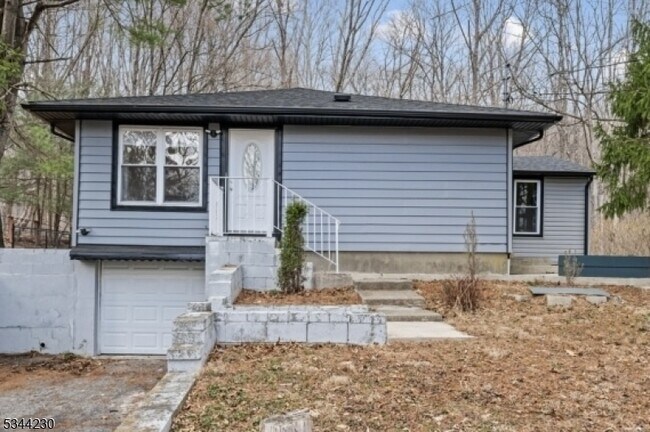 Foto del edificio - 620 Hemlock Dr