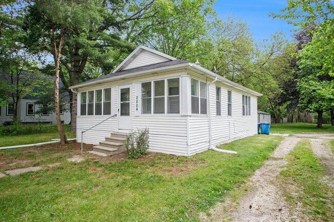 Building Photo - 2804 Mt Olivet Rd
