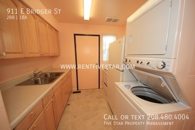 Foto del edificio - 911 E Bridger St