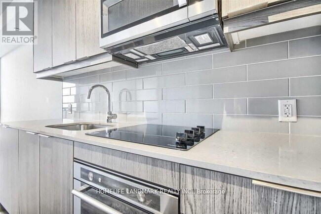 Building Photo - 32 Forest Manor Rd