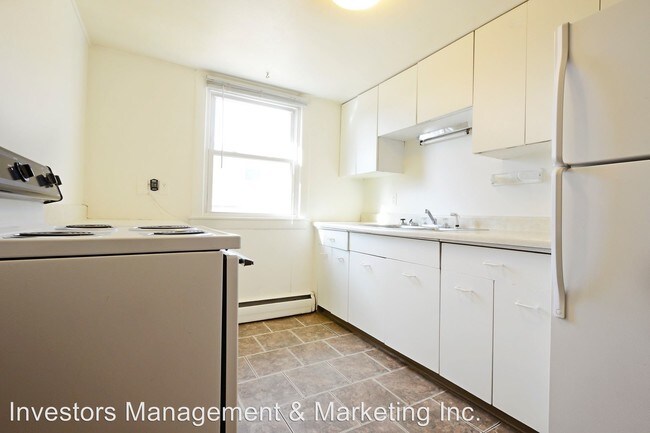 Building Photo - 1109 Delmar Ct NW