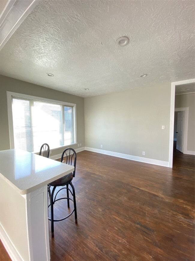 Foto del edificio - 706 Dumble St