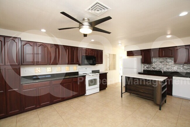Foto del edificio - 8407 E Crestwood Way