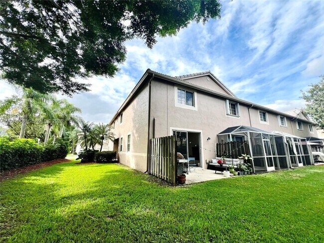 Foto del edificio - 2176 Salerno Cir