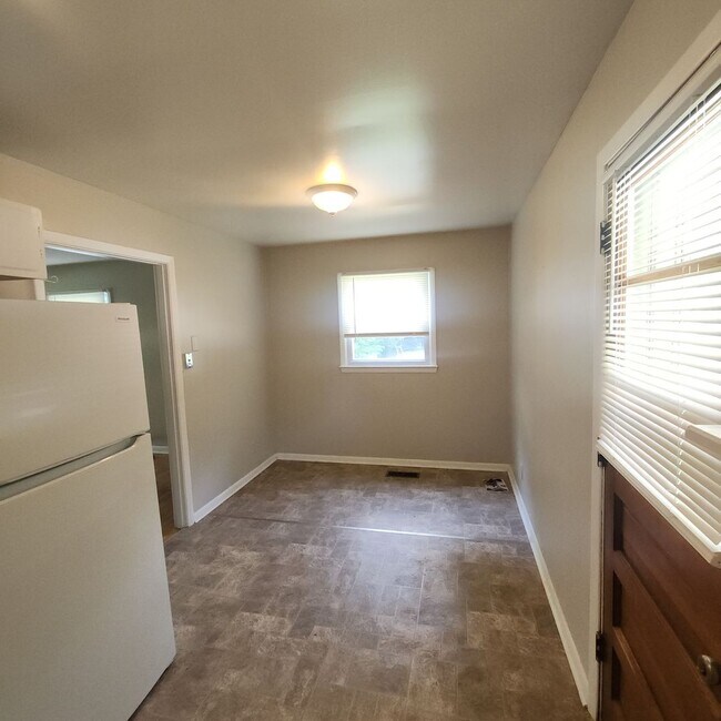 Foto del edificio - Small 2 Bedroom, 1 Bath House FOR RENT in ...