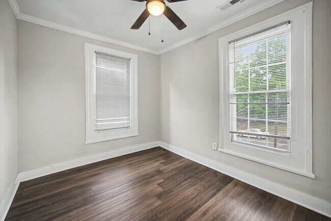 Foto del edificio - 57 Corban Ave SW