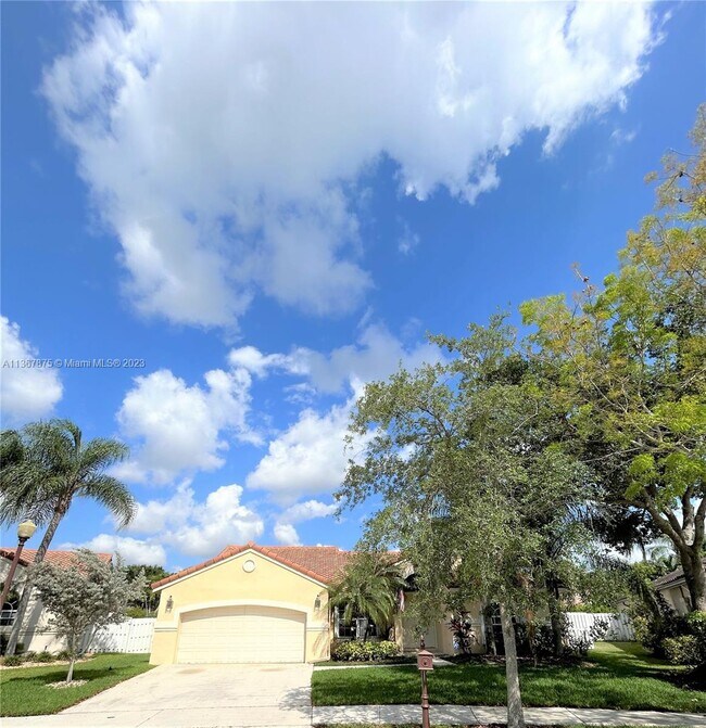 654 Lake Blvd, Weston, FL 33326 House for Rent in Weston, FL