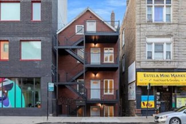 Building Photo - 1313 W Chicago Ave