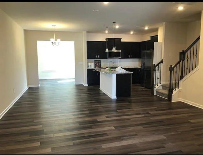 Building Photo - 614 Bucknell Way