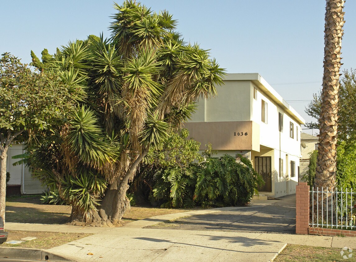 Foto principal - 1036 S Bronson Ave